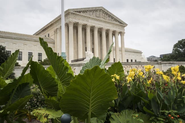 Ninth Circuit Judge Says It's Time for SCOTUS to 'Benchslap' Court Over 2A Rulings