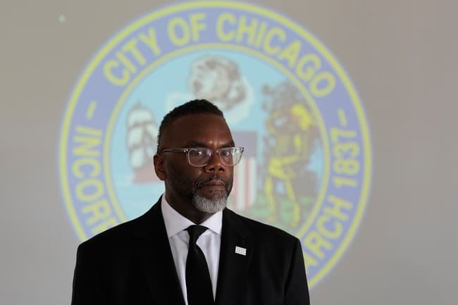Chicago Mayor Offers Anti-Gun Bureaucracy As Antidote to Violent Crime